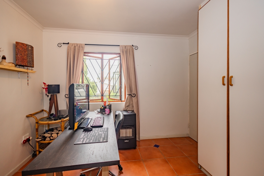 3 Bedroom Property for Sale in The Crest Western Cape